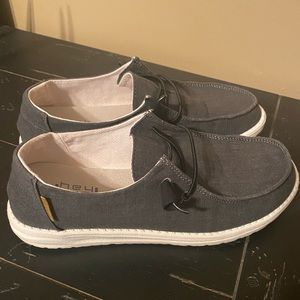 Hey Dude Wendy Size 9